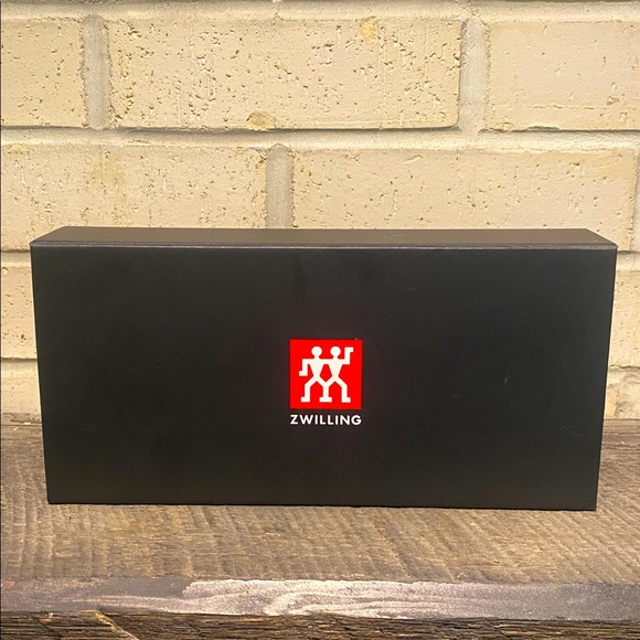 Zwilling NIB Porterhouse 8-Piece Stainless Steel Steak Knife Set - Picture 3 of 4